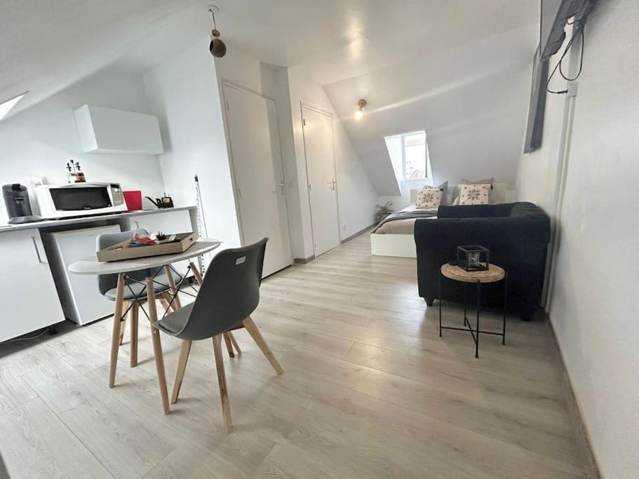 Ferienwohnung Appt 3 A Deux Pas De La Gare D'Amiens Exterior foto